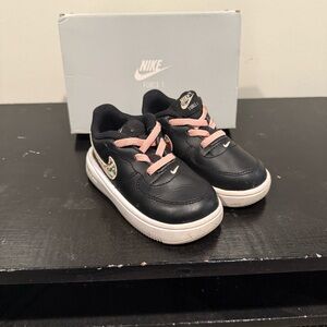 Nike Kids Black Sneakers with Pink Laces